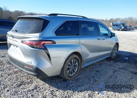 2021 Toyota Sienna Le from USA, damaged, VIN 5TDBRKEC7MS032685